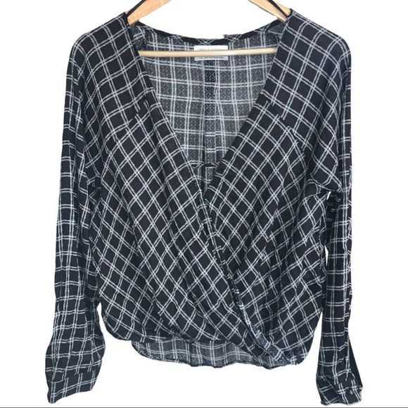 Urban Outfitters black white long sleeve wrap blouse top checkered women’s large